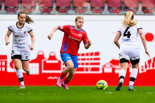 Helsingborg s Alma Larsson och Trollhättans Lisa Malmeling