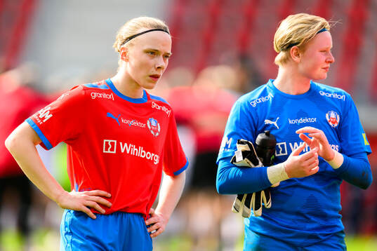 Helsingborgs Cornelia Rahmberg och målvakt Hannah Tegestål
