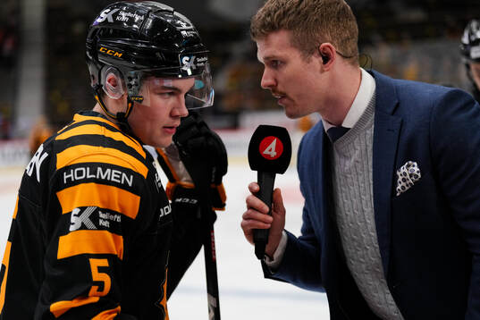 Skellefteås Axel Sandin Pellikka och Tv4’s Adam Johansson