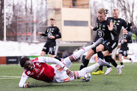 Sandvikens IFs Calvin Kabuye och Örebros Valgeir