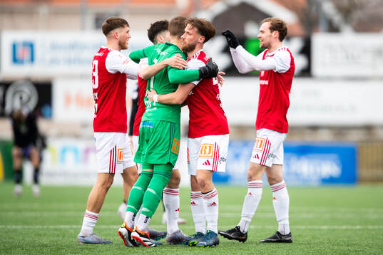 Sandvikens IFs spelare jublar