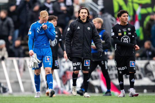 Örebros målvakt Malte Påhlsson deppar