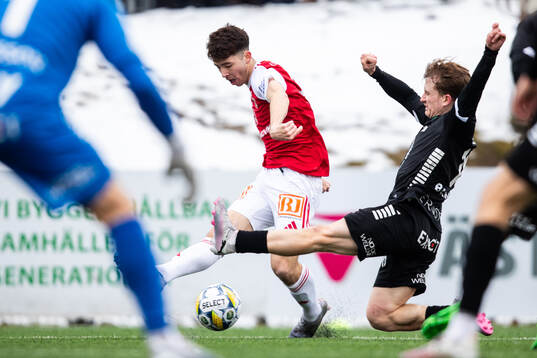 Sandvikens IFs Adam Kiani och Örebros Victor Backman
