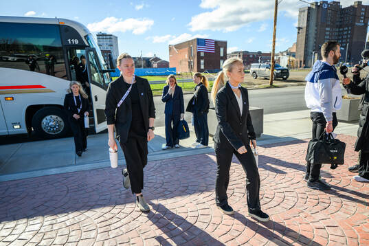 Sara Hjalmarsson and Mira Hallin of Sweden