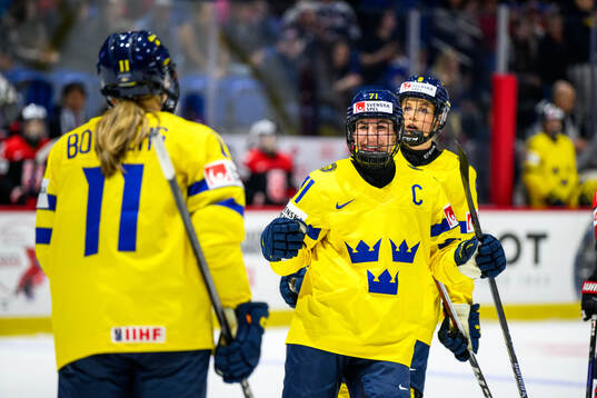 Anna Kjellbin of Sweden celebrates