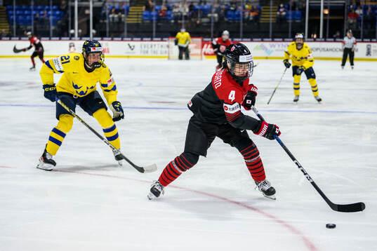 Lova Blom of Sweden and Ayaka Hitosato of Japan
