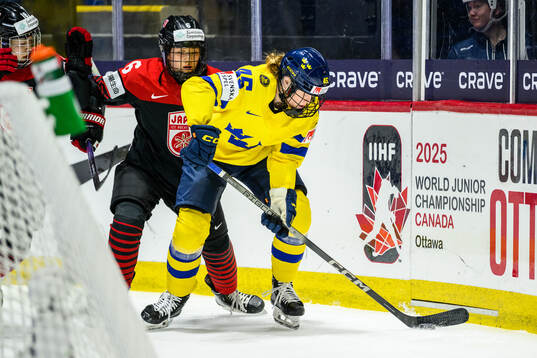 Kohane Sato of Japan and Paula Bergström of Sweden