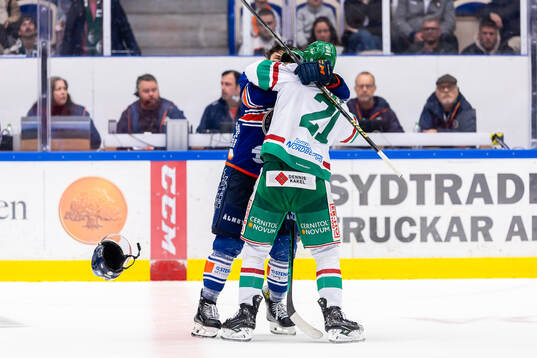 Irriterat mellan Växjös Keegan Lowe och Rögles Henry
