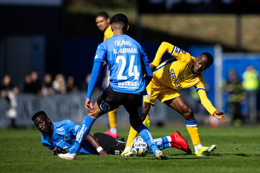 Halmstads Naeem Mohammed och IFK Göteborgs Malick Junior