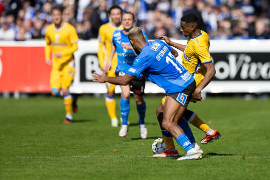 Halmstads Phil Ofosu-Ayeh och IFK Göteborgs Paulos Abraham