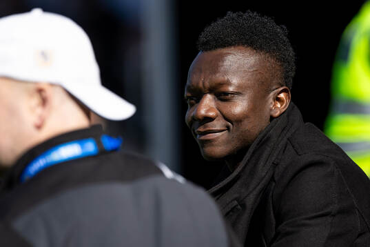 Halmstads Thomas Boakye på läktaren