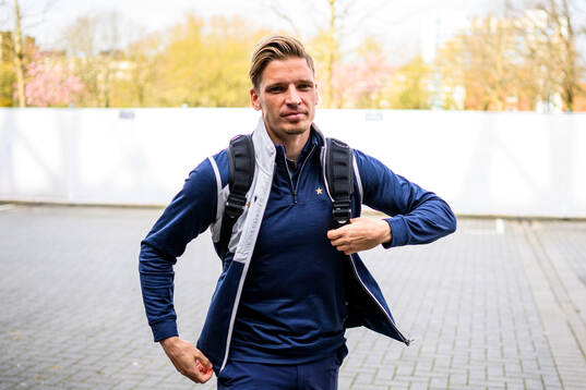 Malmö FFs Jens Stryger Larsen ankommer till arenan