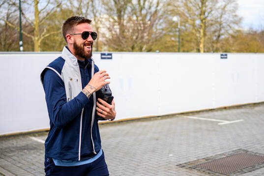 Malmö FFs Pontus Jansson ankommer till arenan