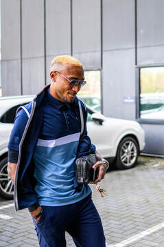 Malmö FFs Derek Cornelius ankommer till arenan