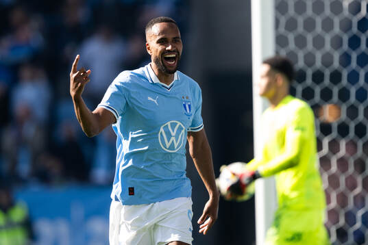 Malmö FFs Isaac Kiese Thelin jublar