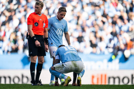 Malmö FFs Pontus Jansson har ont