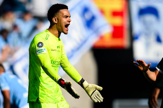 Hammarbys målvakt Oliver Dovin