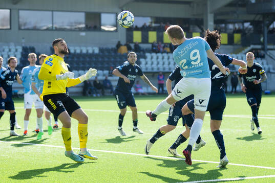 Utsiktens målvakt Elias Hadaya och Gefles Martin