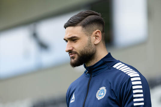 Utsiktens målvakt Elias Hadaya innan fotbollsmatchen i