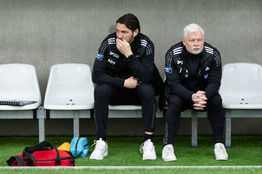 Gefles assisterande tränare Mattias Hall och assisterande