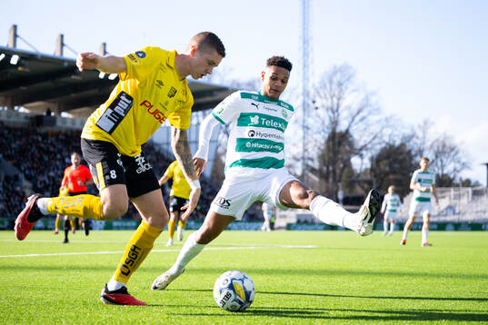 Elfsborgs Sebastian Holmen och Västerås Mattéo Alrich