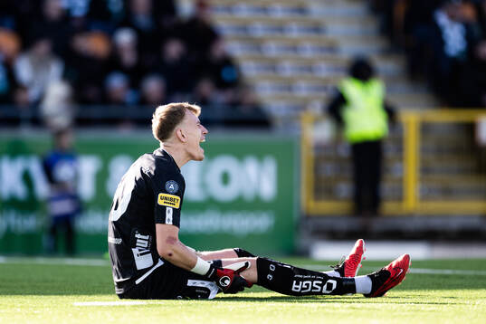 Elfsborgs målvakt Marcus Bundgaard Sörensen har ont