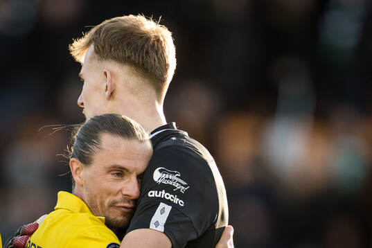 Elfsborgs Niklas Hult och målvakt Marcus Bundgaard