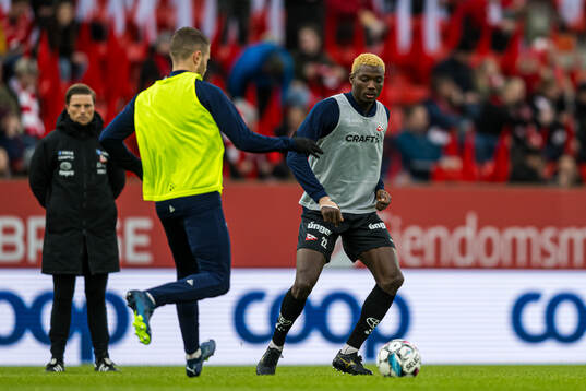 Maxwell Woledzi of Fredrikstad warms up