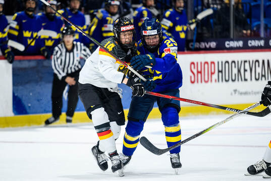 Carina Strobel of Germany and Lina Ljungblom of Sweden