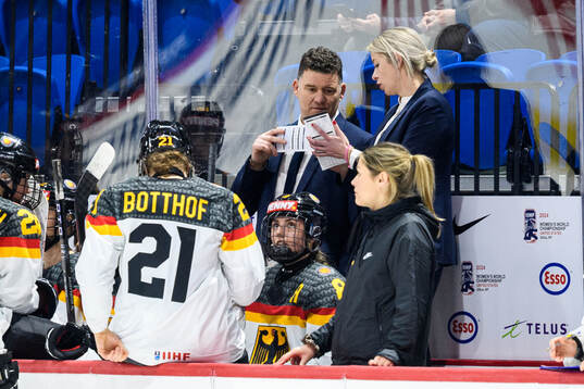 Head coach Jeff Macleod and Assistant coach Ronja Jenike of