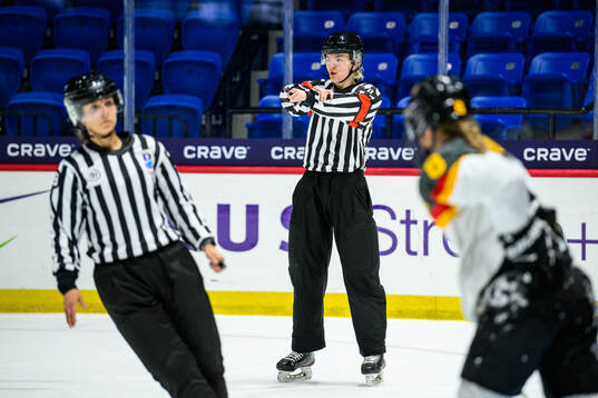 Referee Aniina Nurmi