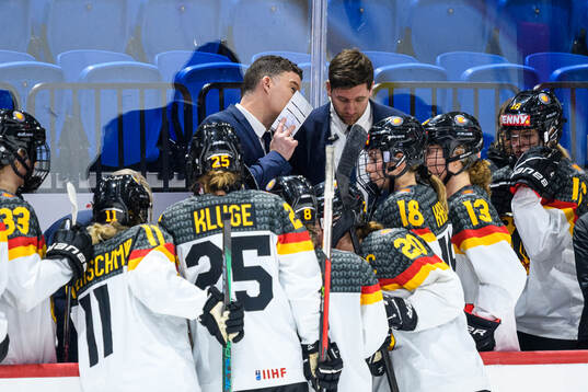 Head coach Jeff Macleod, Assistant coach Maximilian