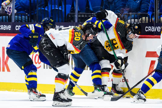 Daria Gleissner of Germany in pain