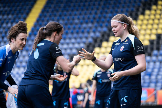 Tuva Hansen and Signe Gaupset of the Norwegian women's