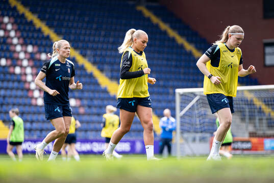 Guro Bergsvand, Cathinka Cecilie Friis Tandberg and Signe