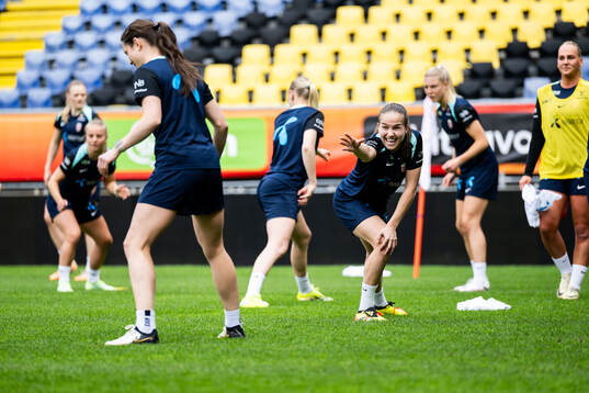 Tuva Hansen and Guro Reiten of the Norwegian women's