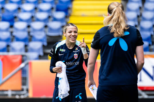 Celin Bizet Ildhusøy and Signe Gaupset of the Norwegian