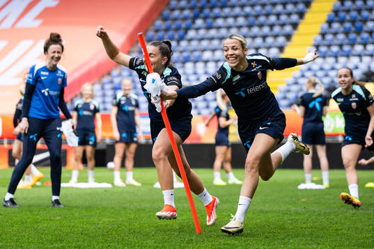 Vilde Bøe Risa and Celin Bizet Ildhusøy of the Norwegian