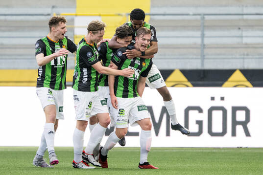 GAISs Alexander Ahl Holmström jublar