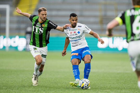 GAISs Gustav Lundgren och Värnamos Wenderson Oliveira do