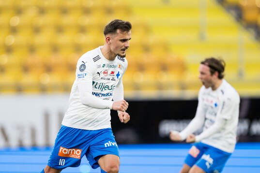 Värnamos Ajdin Zeljkovic jublar