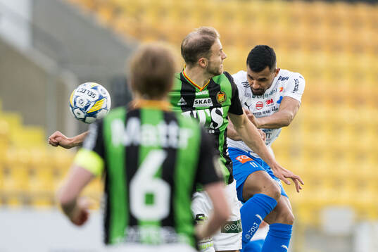GAISs Gustav Lundgren och Värnamos Wenderson Oliveira do