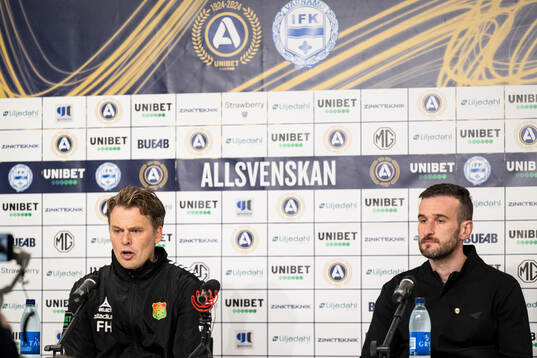 GAISs tränare Fredrik Holmberg och Värnamos tränare Anes