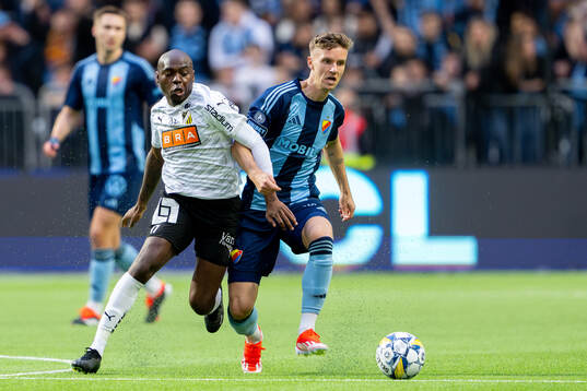 Häckens Edward Chilufya och Djurgårdens Samuel Leach Holm