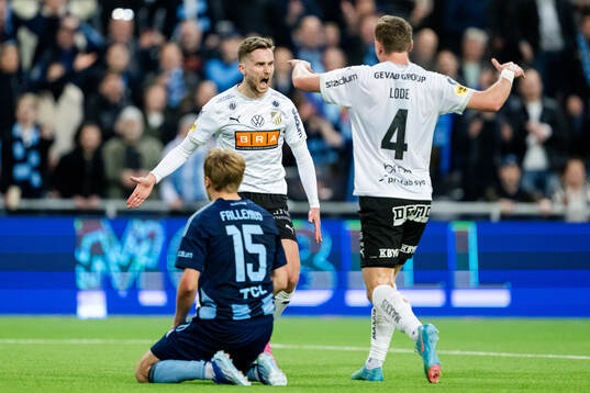 Häckens Adam Lundkvist och Marius Lode jublar