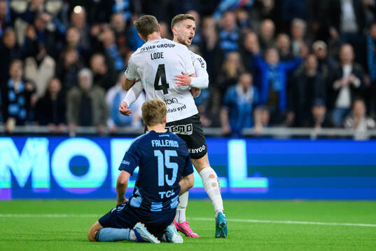 Häckens Julius Lindberg och Marius Lode jublar samtidigt