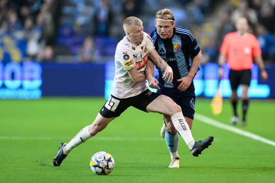 Häckens Axel Lindahl och Djurgårdens Tobias Gulliksen