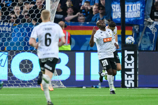 Häckens Edward Chilufya jublar