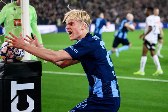 Djurgårdens Lucas Bergvall jublar