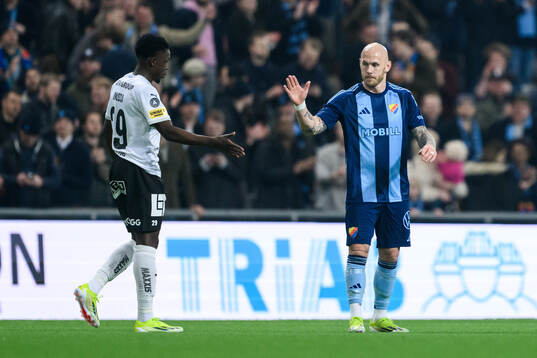 Häckens Zeidane Inoussa och Djurgårdens Magnus Eriksson